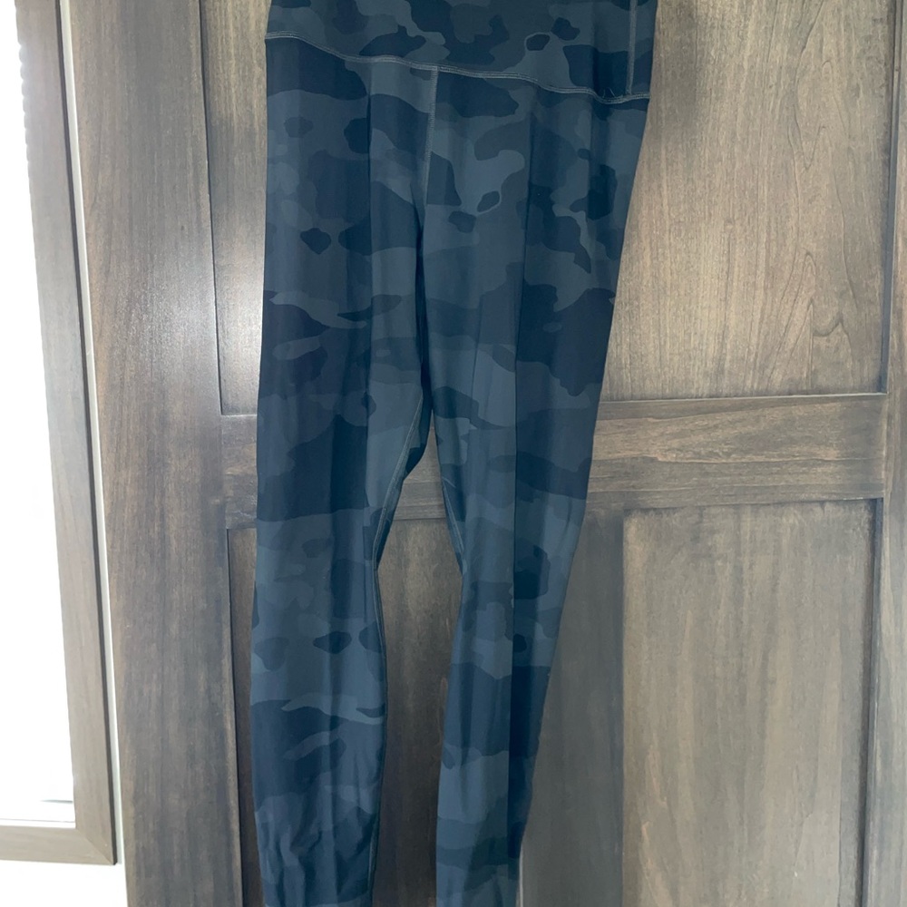 ALO Camouflage Leggings - Picture 2 of 3
